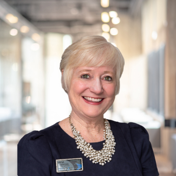 Leisa Ormsbee smiling